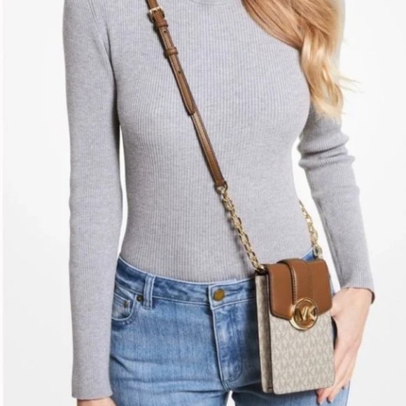 NEW Michael Kors Carmen Vanilla Monograph Logo Leather Crossbody - Picture 2 of 4